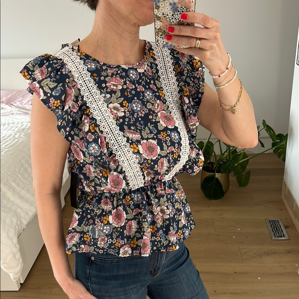 BNWT Floral Ruffle Sleeveless Top | Size Small